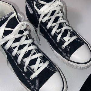 Size 6 High Top All-Star Converse